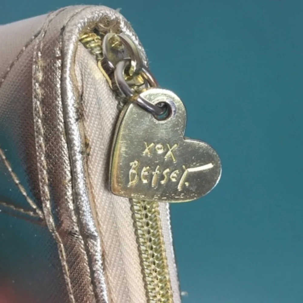 Betsey Johnson‎ - Gold Metallic Wallet